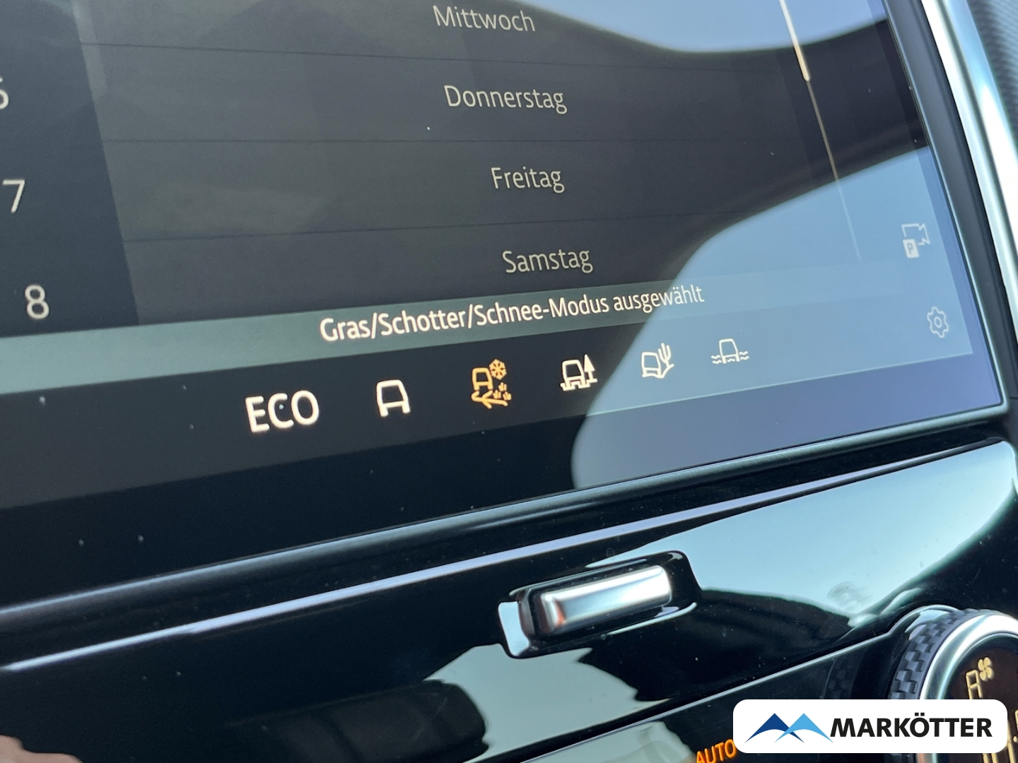 Fahrzeugabbildung Land Rover Discovery 5 D300 R-Dynamic HSE ACC/StandH/Pano