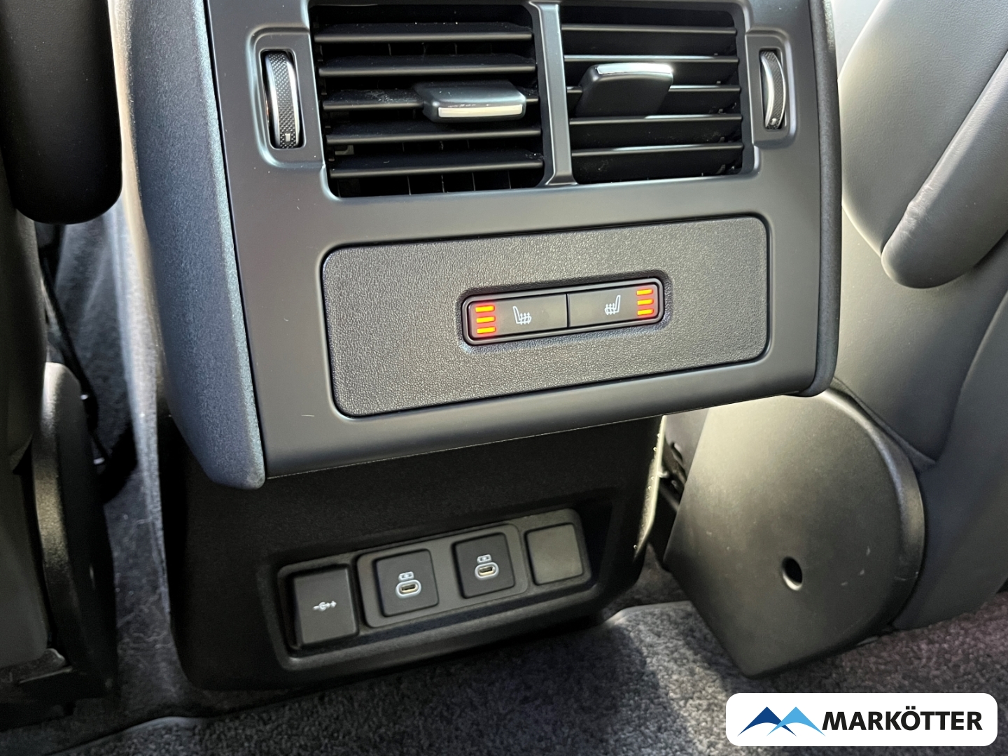Fahrzeugabbildung Land Rover Discovery 5 D300 R-Dynamic HSE ACC/StandH/Pano