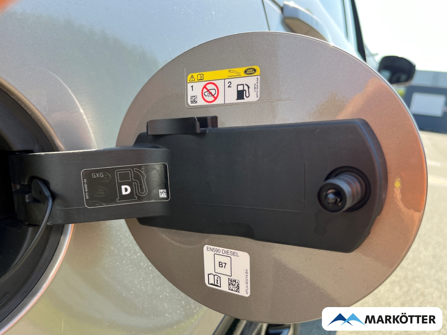 Fahrzeugabbildung Land Rover Discovery 5 D300 R-Dynamic HSE ACC/StandH/Pano