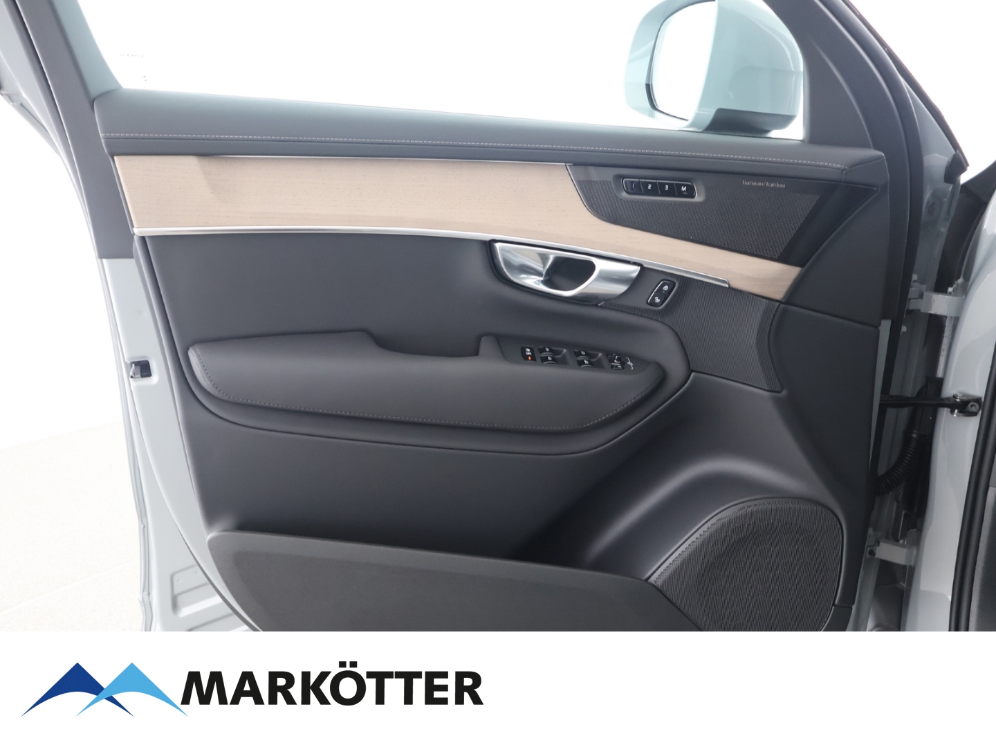 Fahrzeugabbildung Volvo XC90 T8 AWD Plus Bright Plug-In Hybrid 7-Sitzer