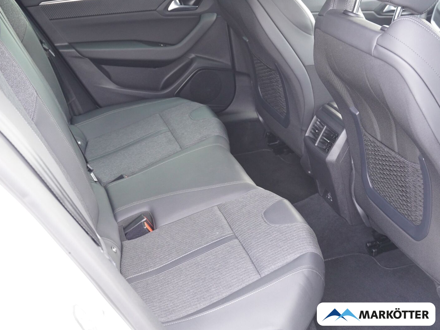 Fahrzeugabbildung Peugeot 508 SW Allure Pack 1.2 PureTech ACC /Memory/LED