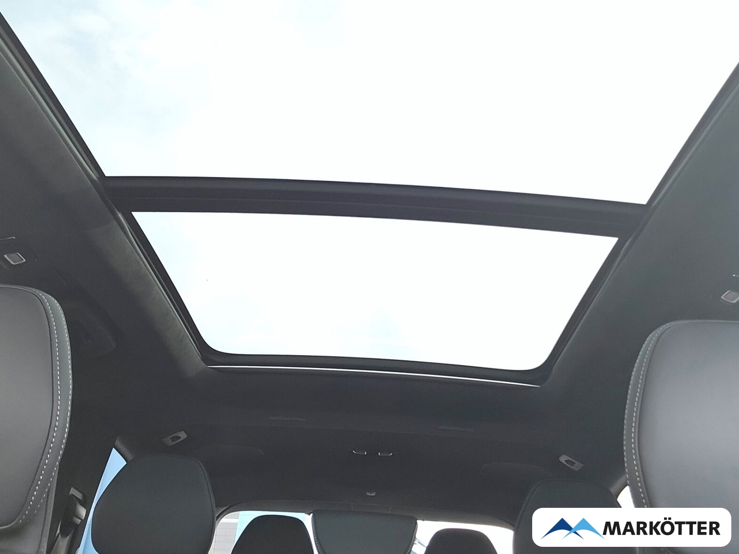Fahrzeugabbildung Volvo XC90 Ultra Black Edition Recharge Plug-In Hybrid AWD 7-Sitzer