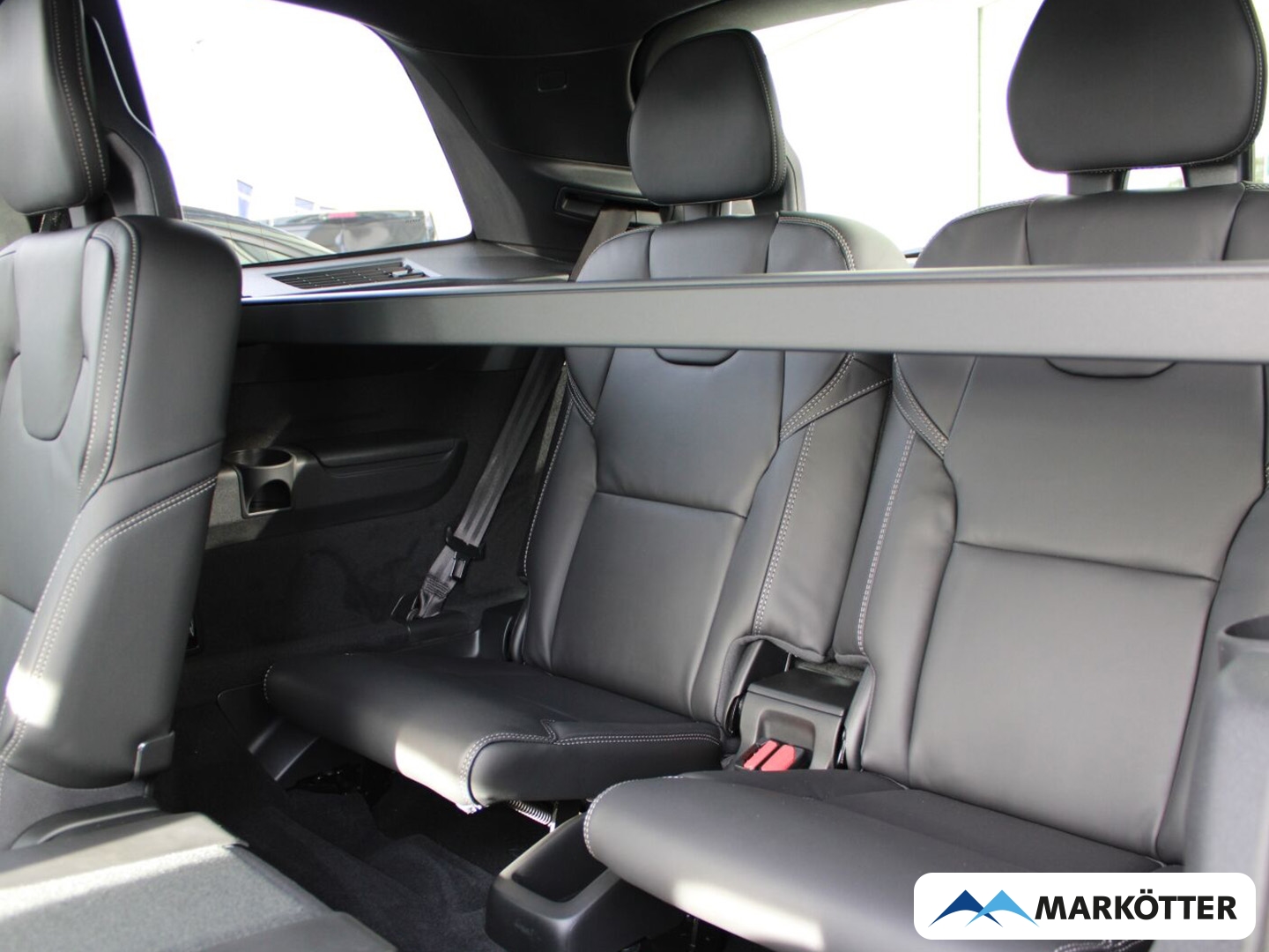 Fahrzeugabbildung Volvo XC90 Ultra Black Edition Recharge Plug-In Hybrid AWD 7-Sitzer