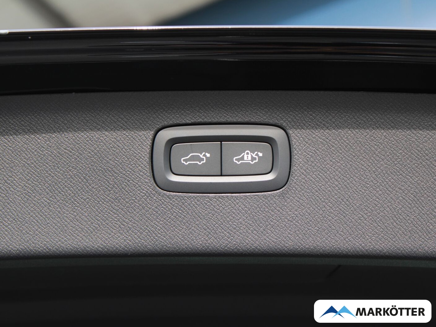 Fahrzeugabbildung Volvo XC90 Ultra Black Edition Recharge Plug-In Hybrid AWD 7-Sitzer