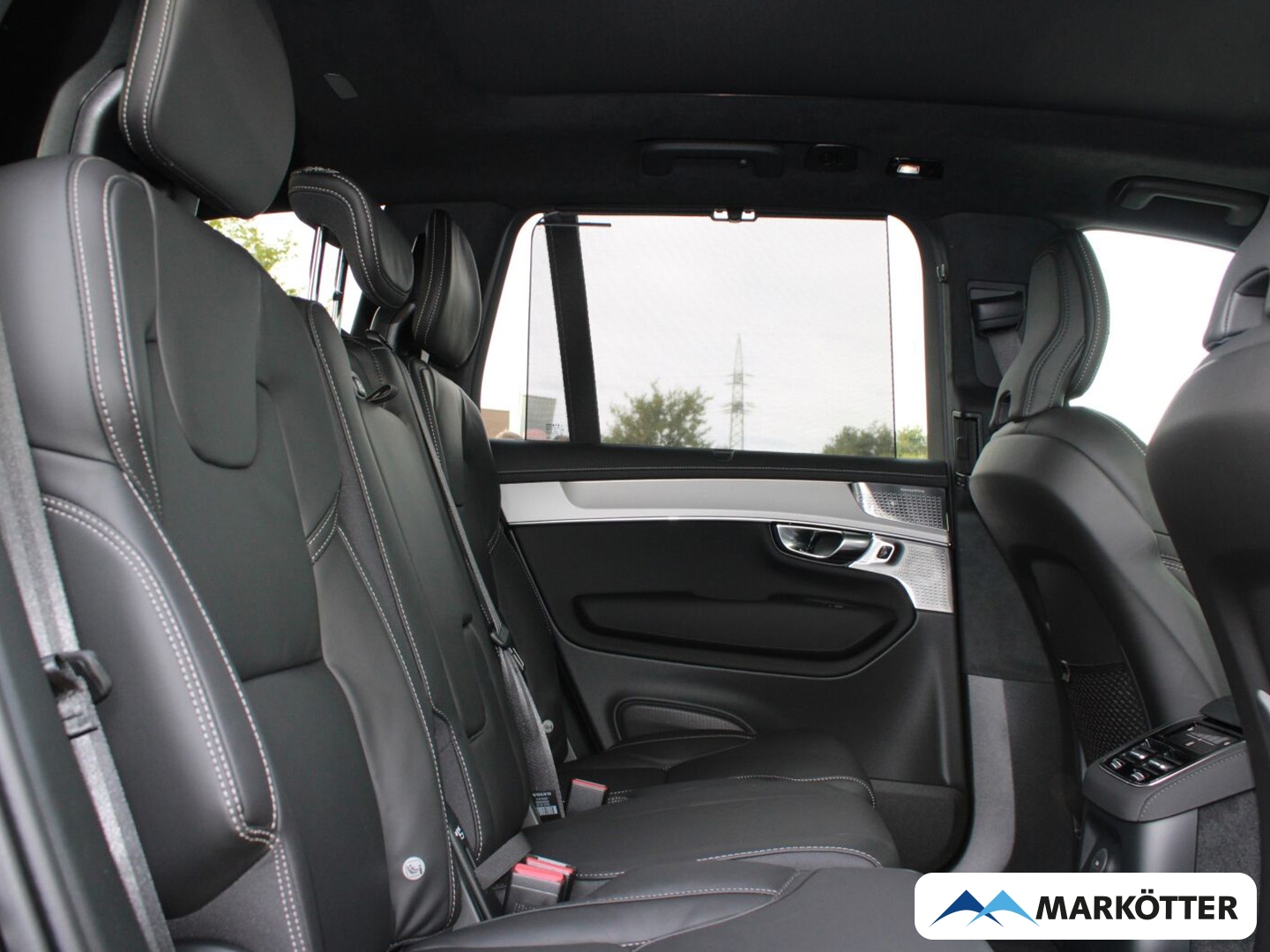Fahrzeugabbildung Volvo XC90 Ultra Black Edition Recharge Plug-In Hybrid AWD 7-Sitzer