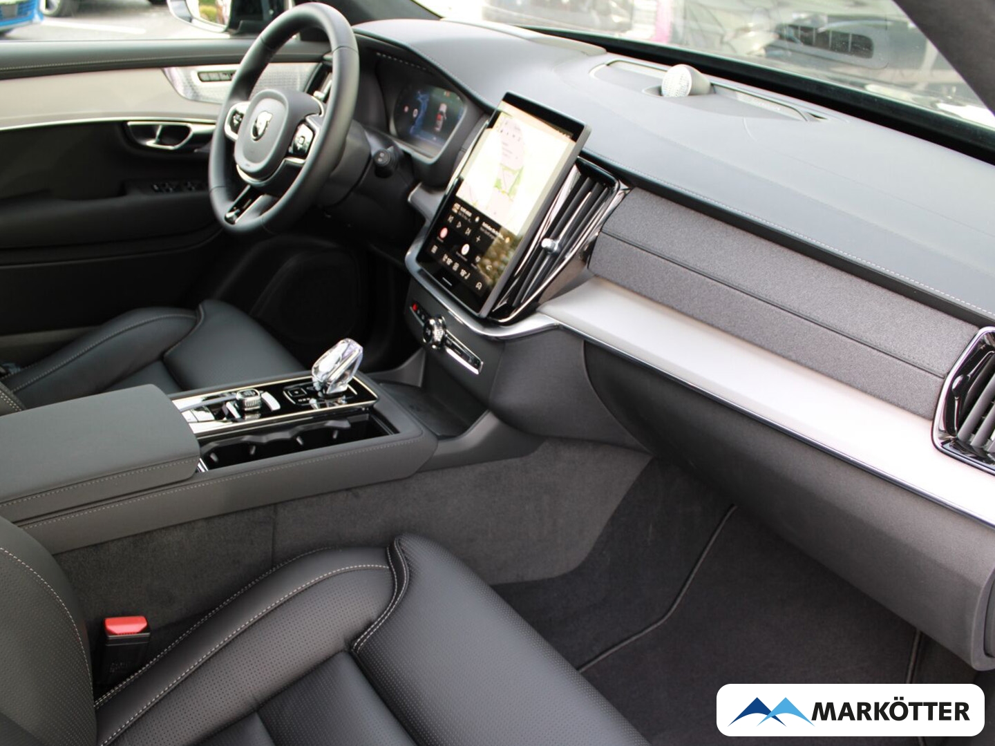 Fahrzeugabbildung Volvo XC90 Ultra Black Edition Recharge Plug-In Hybrid AWD 7-Sitzer