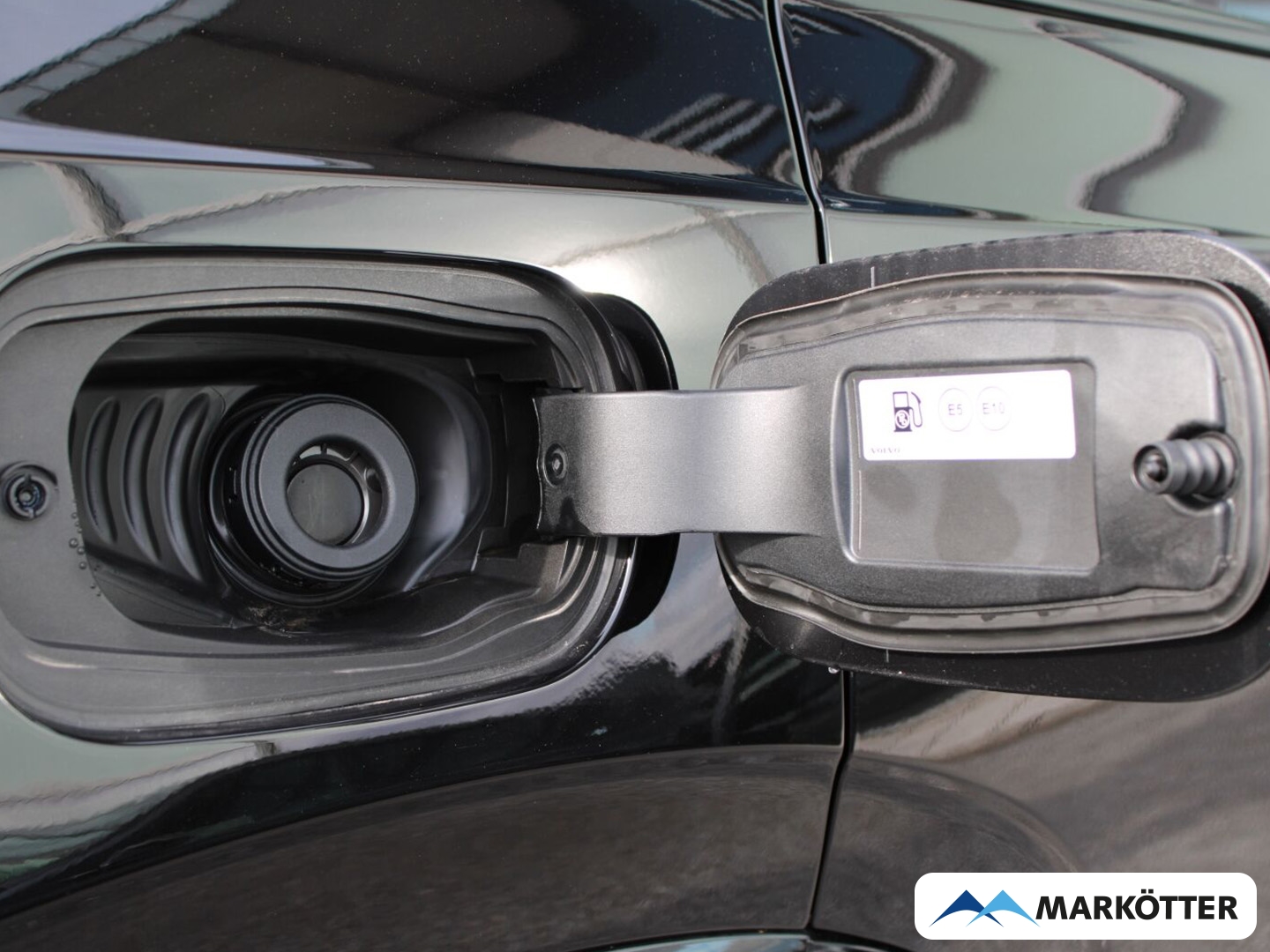 Fahrzeugabbildung Volvo XC90 Ultra Black Edition Recharge Plug-In Hybrid AWD 7-Sitzer