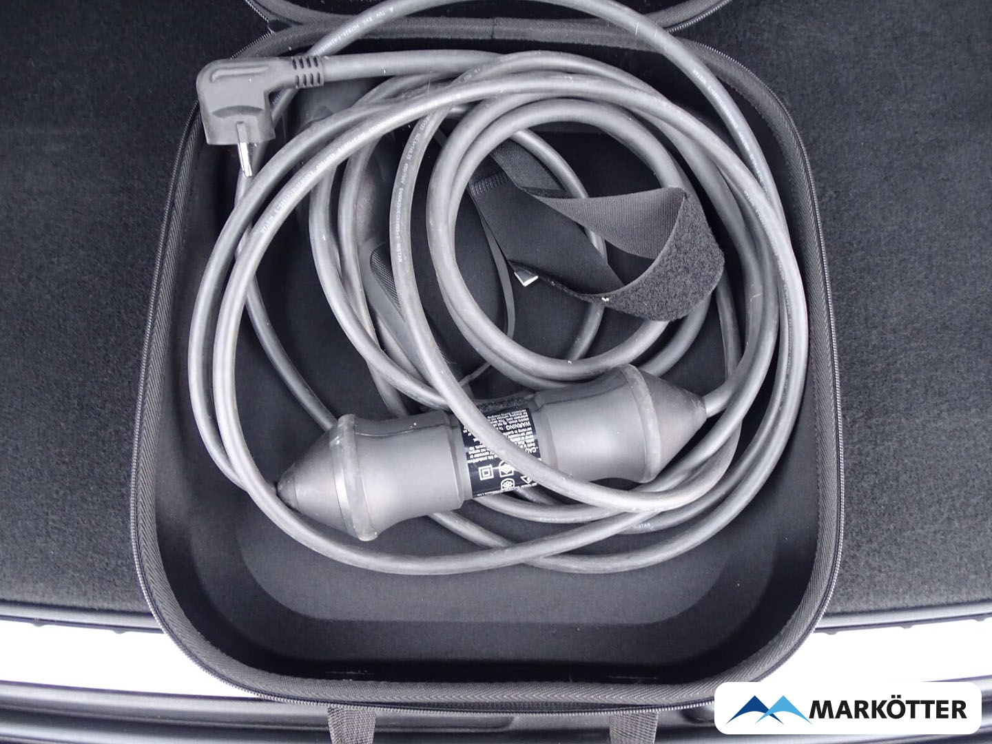 Fahrzeugabbildung Volvo XC60 R Design Recharge Plug-In Hybrid AWD AHK