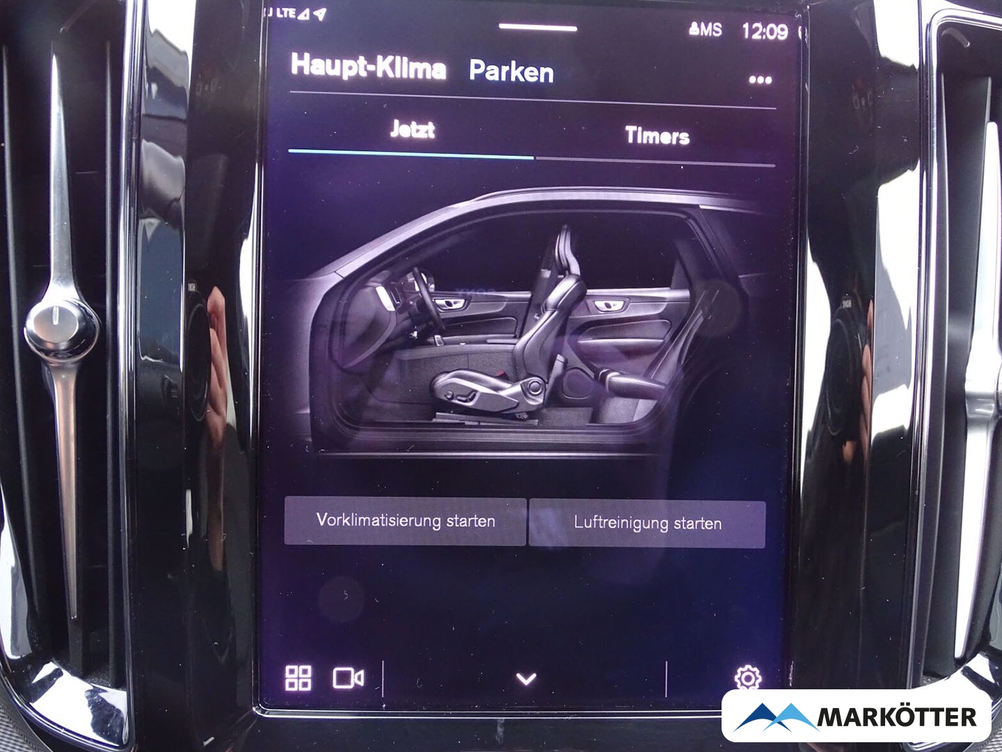 Fahrzeugabbildung Volvo XC60 R Design Recharge Plug-In Hybrid AWD AHK