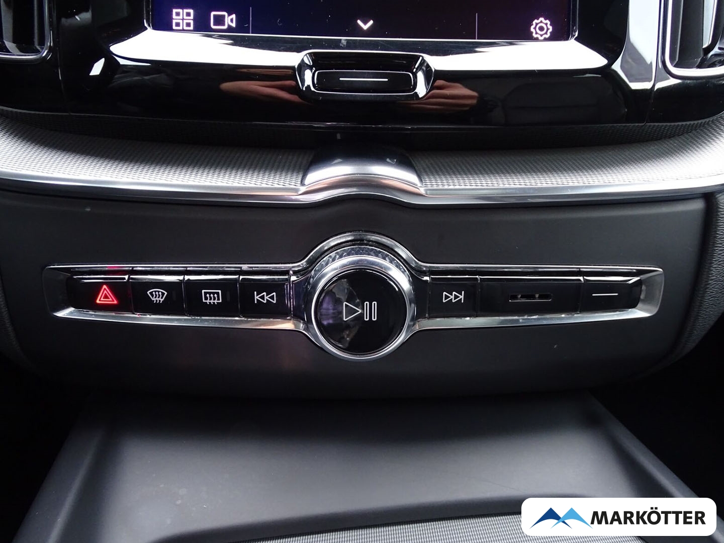 Fahrzeugabbildung Volvo XC60 R Design Recharge Plug-In Hybrid AWD AHK