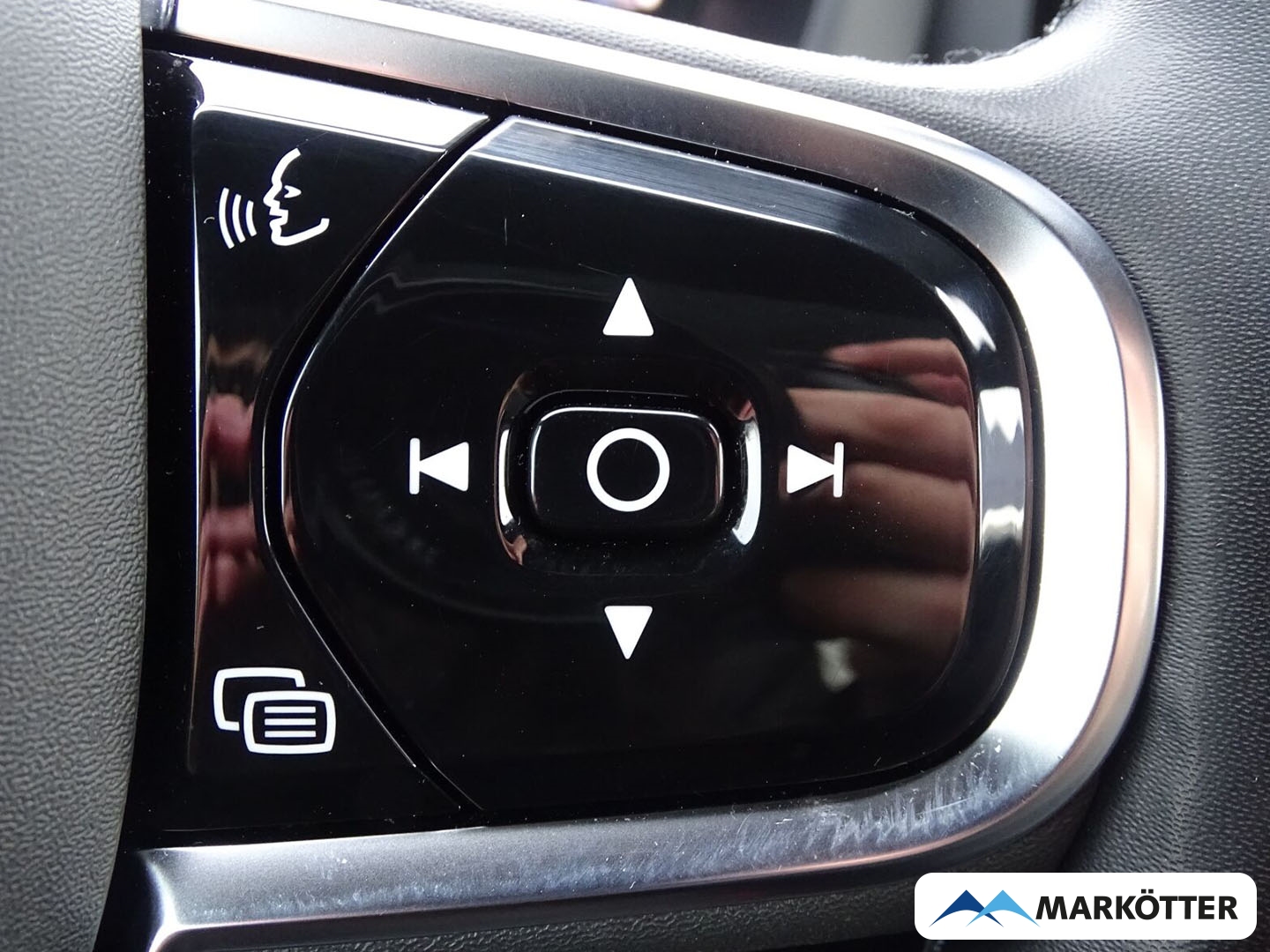 Fahrzeugabbildung Volvo XC60 R Design Recharge Plug-In Hybrid AWD AHK