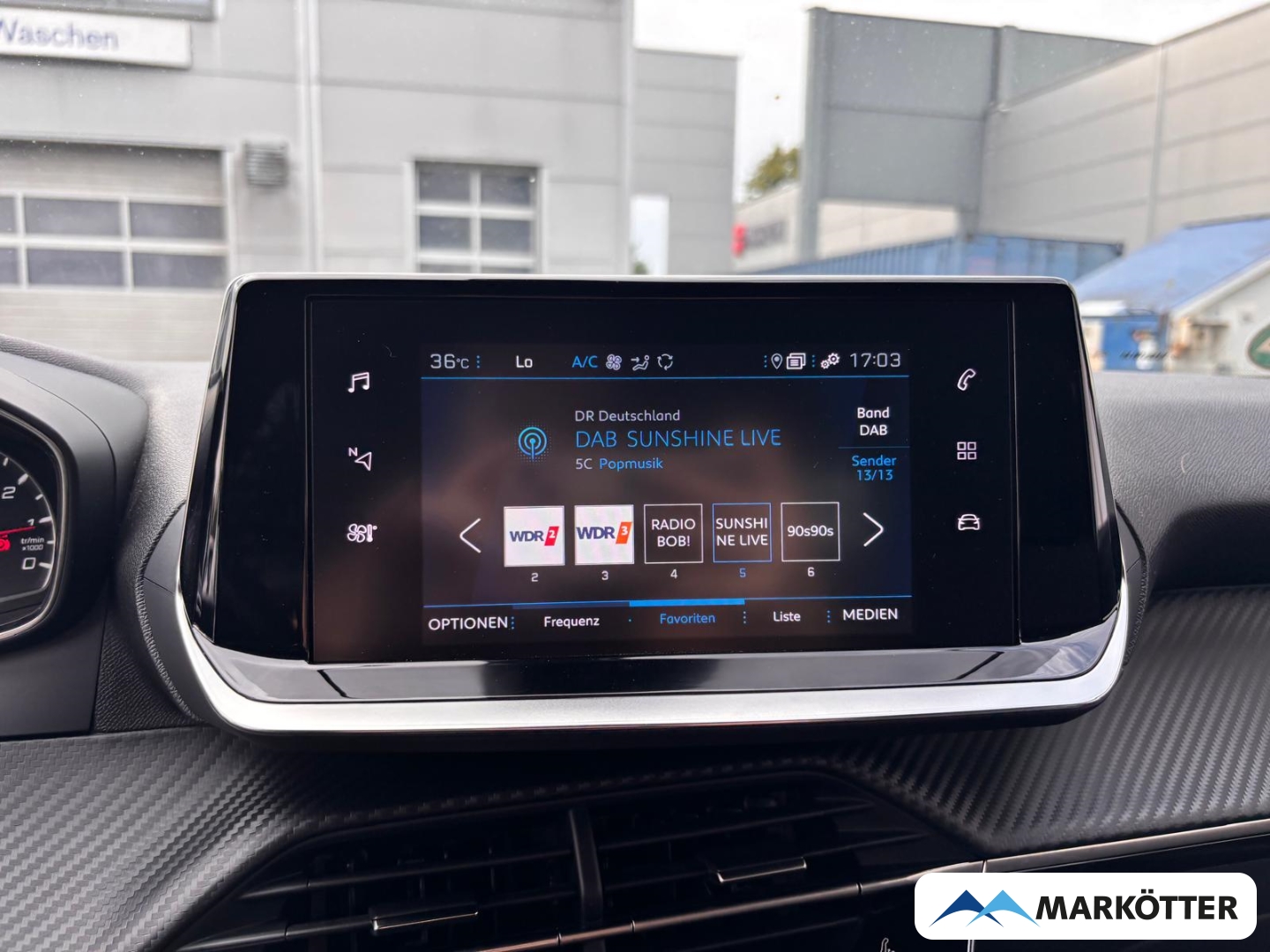 Fahrzeugabbildung Peugeot 2008 Allure 1.2 PureTech 130 CAM/SHZ/GRIP/TEMP