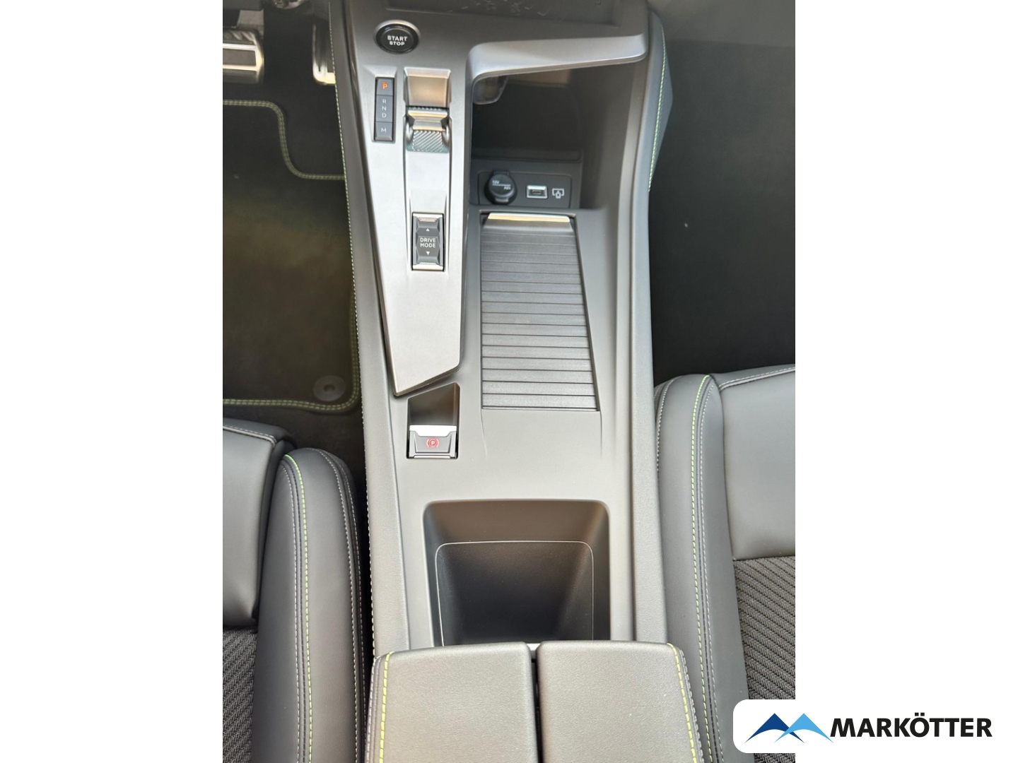 Fahrzeugabbildung Peugeot 308 SW MHEV 145 GT 360°/ACC/Massage/Memory