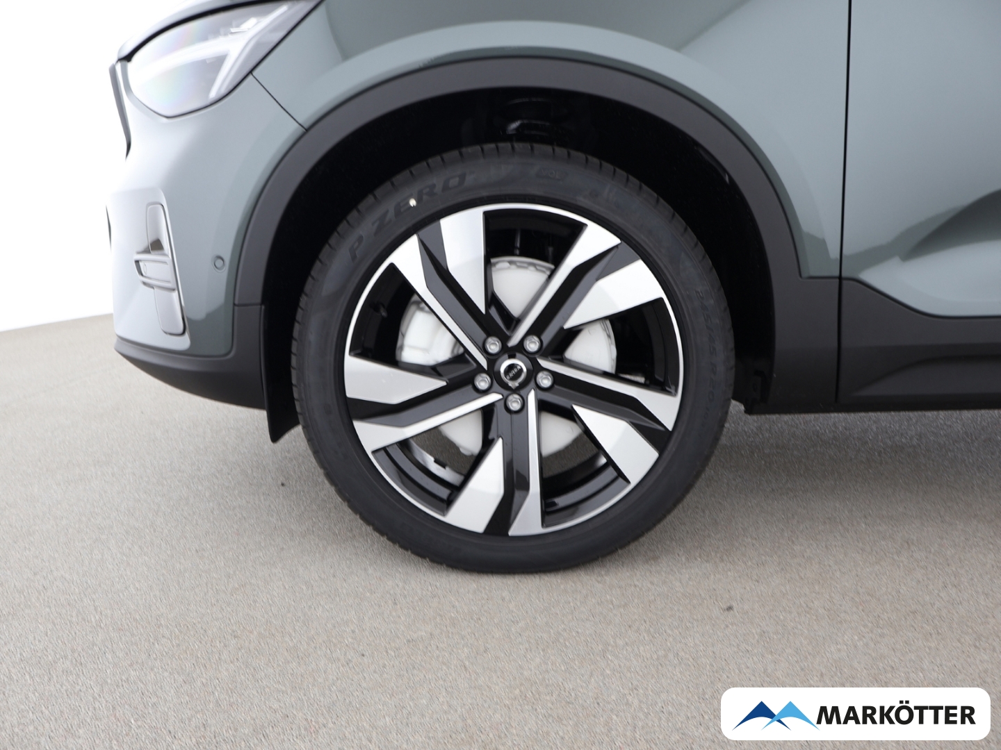 Fahrzeugabbildung Volvo XC40 B3 Plus Dark/Privacy/LED/GJR/FSHZ/