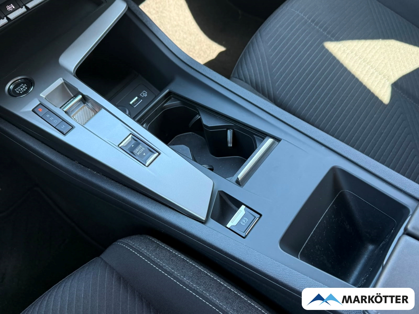 Fahrzeugabbildung Peugeot 308 SW Active AHK/LED/SHZ/CARPLY/NAVI/DAB