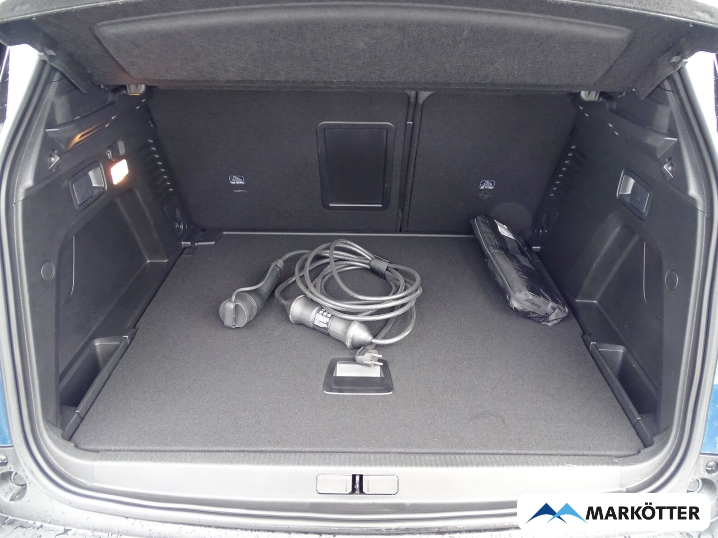 Fahrzeugabbildung Peugeot 3008 Hybrid 136 GT ACC/RFK/el. Heckklappe/AHK