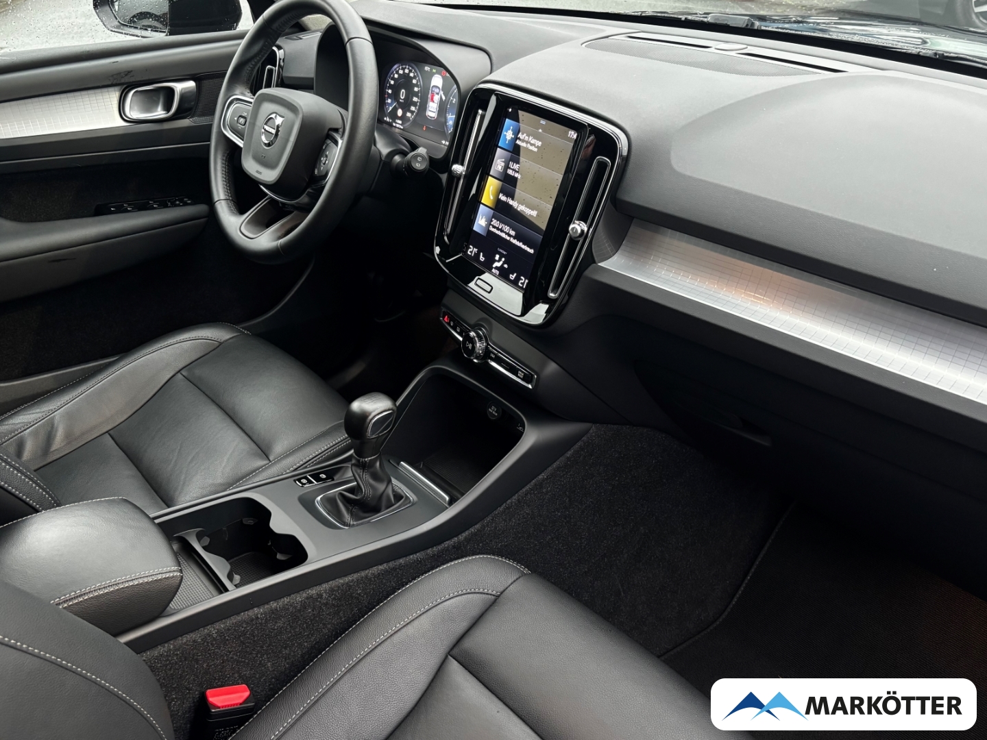 Fahrzeugabbildung Volvo XC40 T3 Momentum Pro CAM/SHZ/LKHZ/TEMP/CRPLY