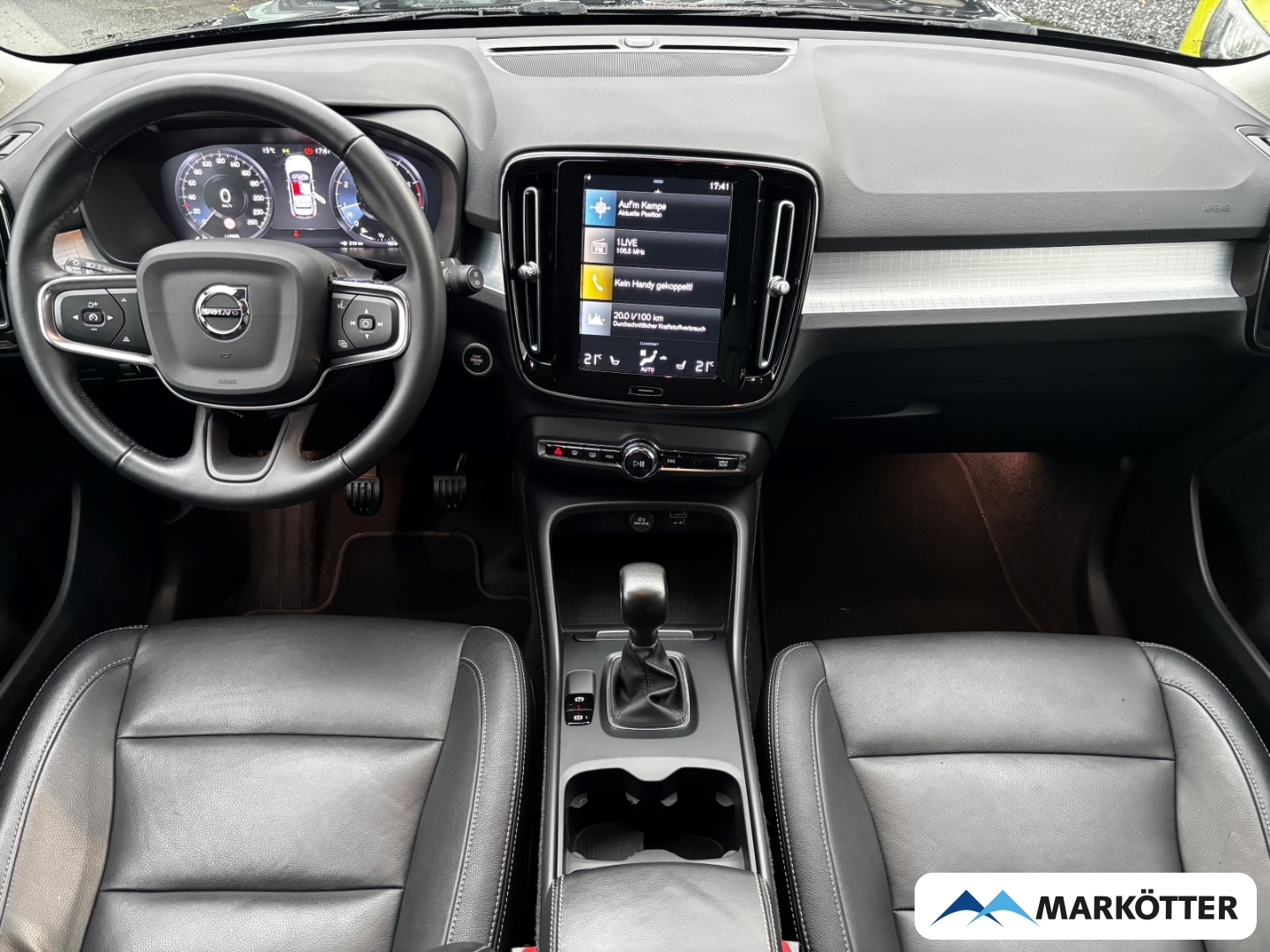 Fahrzeugabbildung Volvo XC40 T3 Momentum Pro CAM/SHZ/LKHZ/TEMP/CRPLY