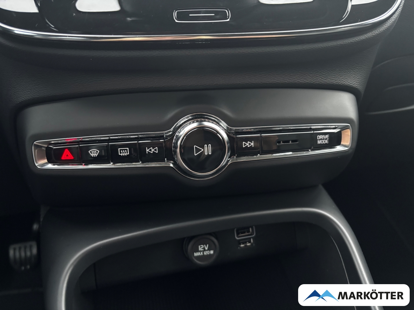 Fahrzeugabbildung Volvo XC40 T3 Momentum Pro CAM/SHZ/LKHZ/TEMP/CRPLY