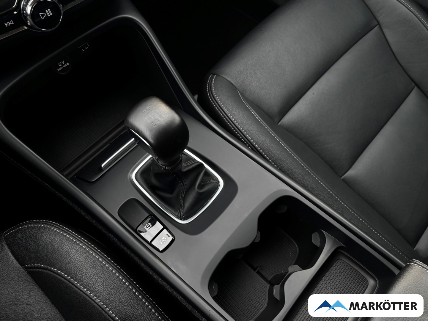 Fahrzeugabbildung Volvo XC40 T3 Momentum Pro CAM/SHZ/LKHZ/TEMP/CRPLY