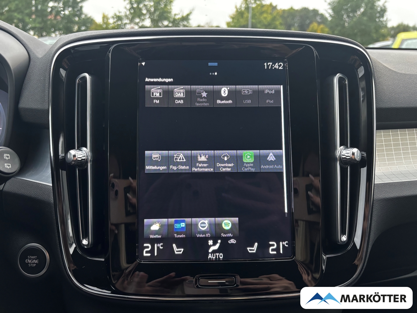 Fahrzeugabbildung Volvo XC40 T3 Momentum Pro CAM/SHZ/LKHZ/TEMP/CRPLY