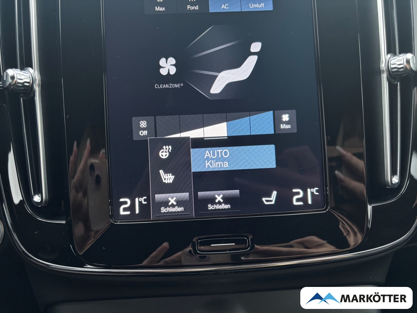 Fahrzeugabbildung Volvo XC40 T3 Momentum Pro CAM/SHZ/LKHZ/TEMP/CRPLY