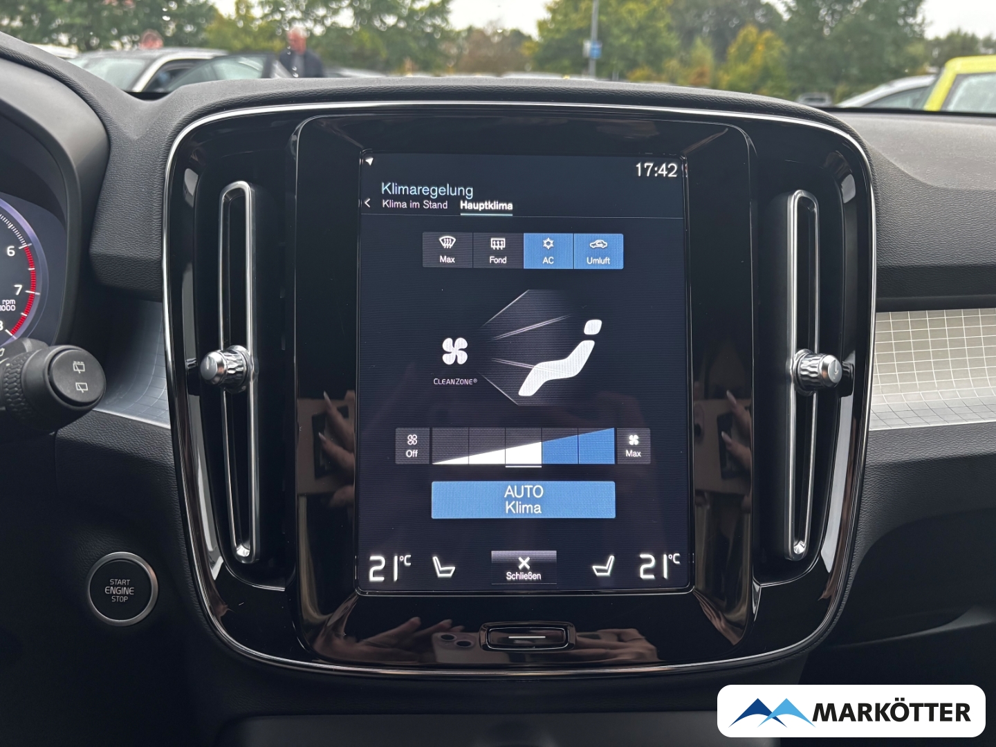 Fahrzeugabbildung Volvo XC40 T3 Momentum Pro CAM/SHZ/LKHZ/TEMP/CRPLY