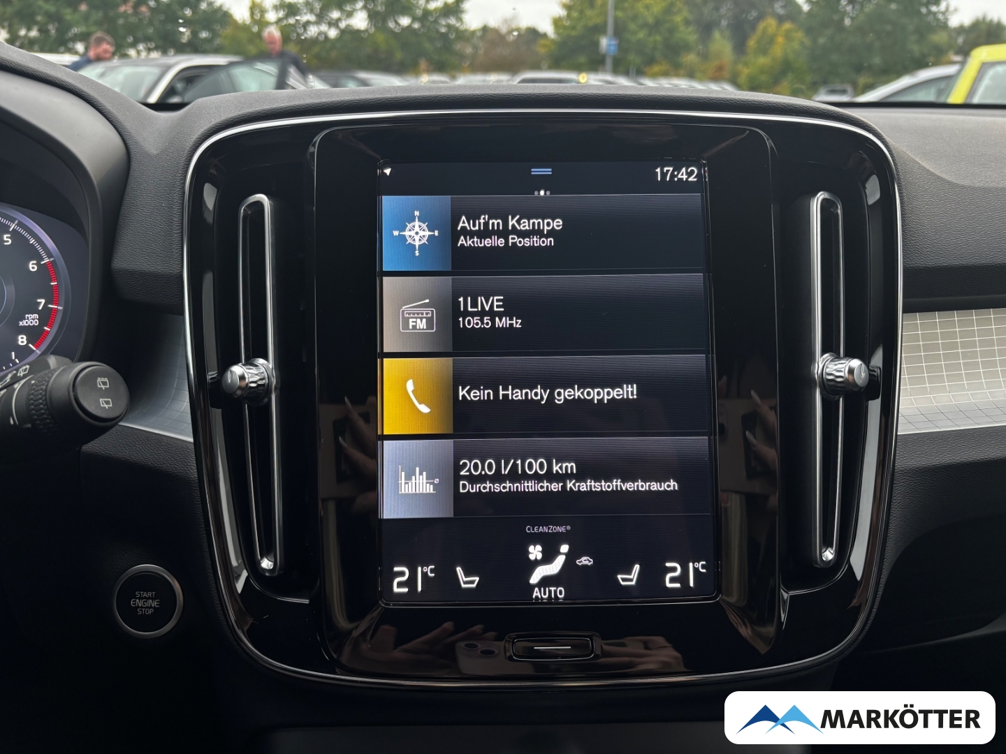 Fahrzeugabbildung Volvo XC40 T3 Momentum Pro CAM/SHZ/LKHZ/TEMP/CRPLY