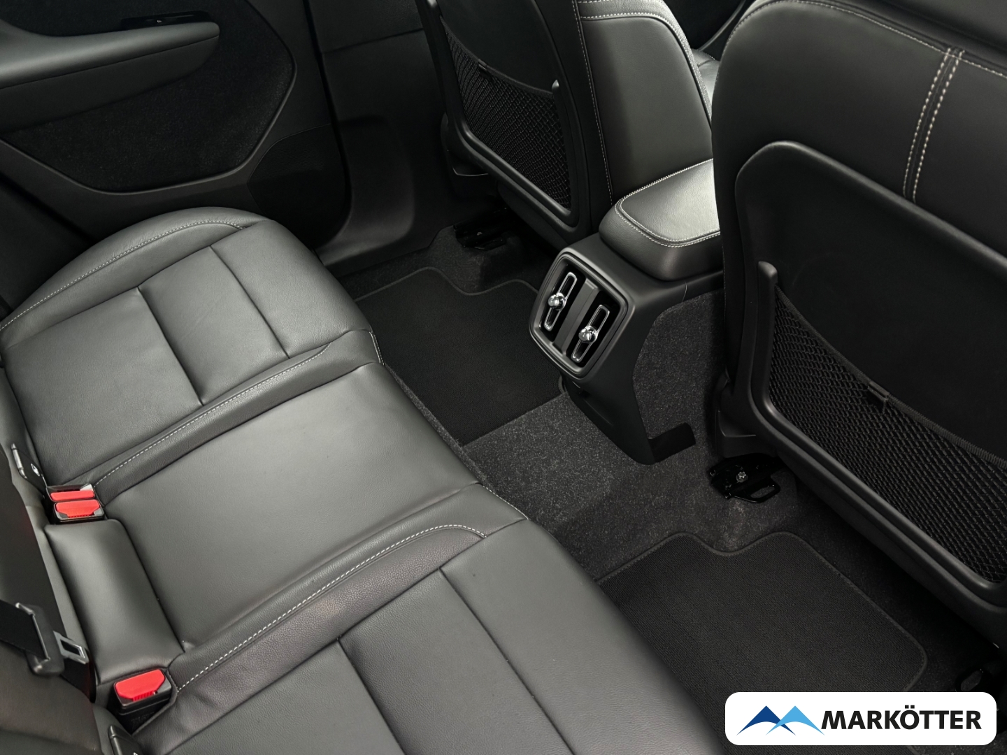 Fahrzeugabbildung Volvo XC40 T3 Momentum Pro CAM/SHZ/LKHZ/TEMP/CRPLY