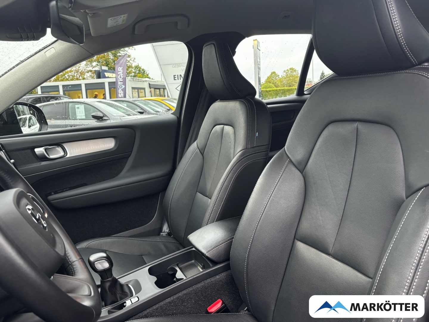 Fahrzeugabbildung Volvo XC40 T3 Momentum Pro CAM/SHZ/LKHZ/TEMP/CRPLY