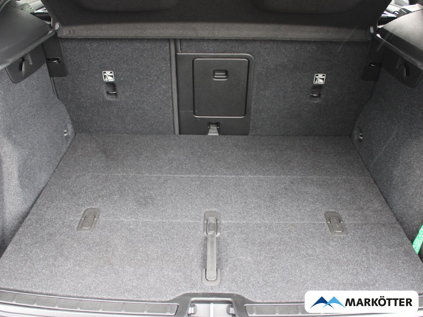 Fahrzeugabbildung Volvo XC40 B4 Plus Dark Pixel-LED/360/H&K/LHZ/FSHZ/19''