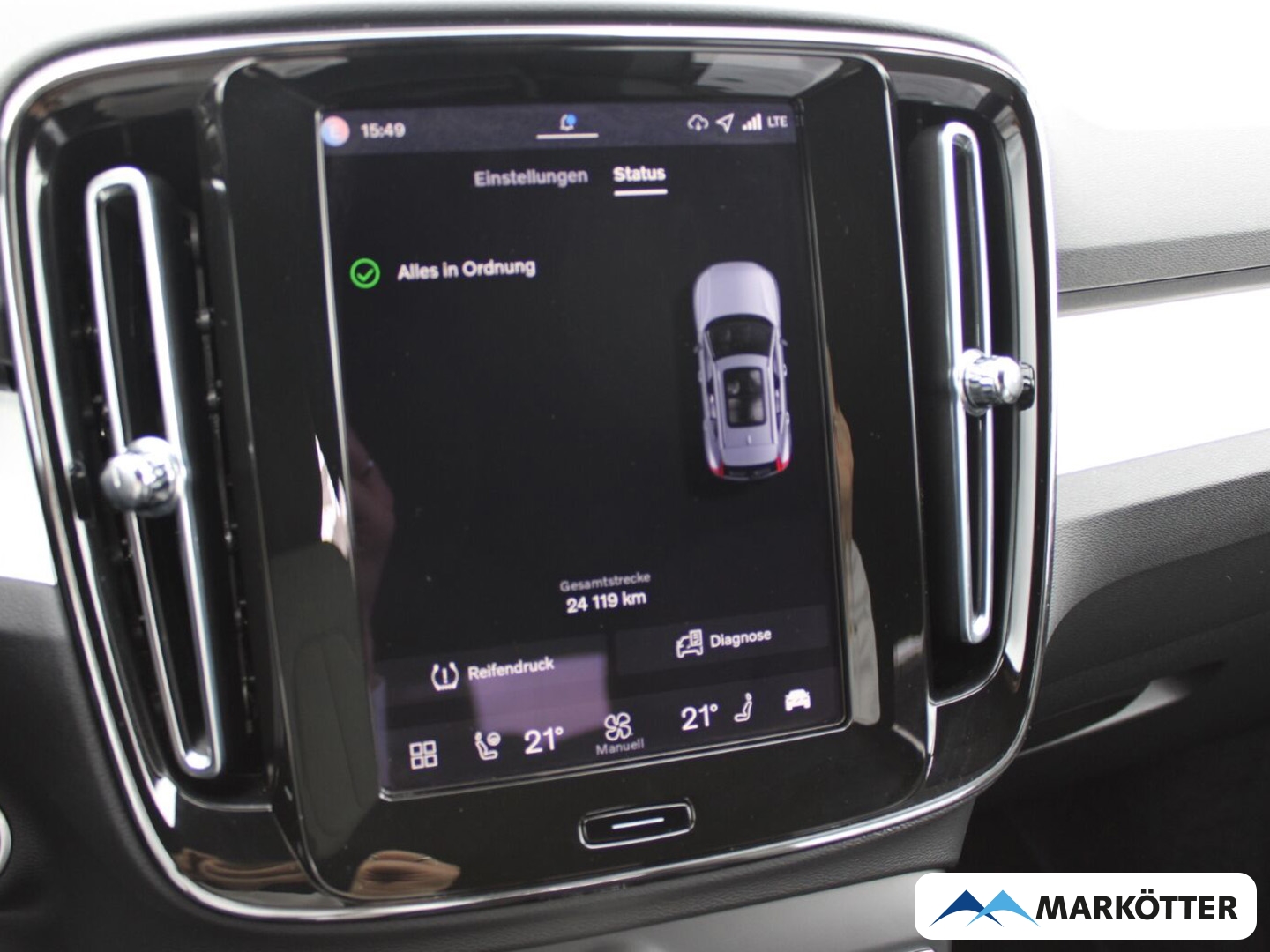 Fahrzeugabbildung Volvo XC40 B4 Plus Dark Pixel-LED/360/H&K/LHZ/FSHZ/19''