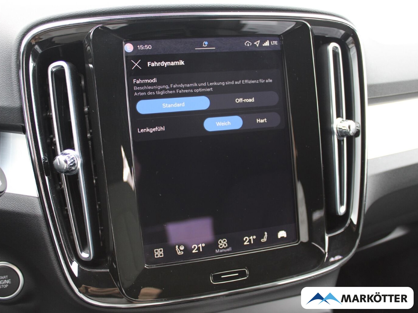 Fahrzeugabbildung Volvo XC40 B4 Plus Dark Pixel-LED/360/H&K/LHZ/FSHZ/19''