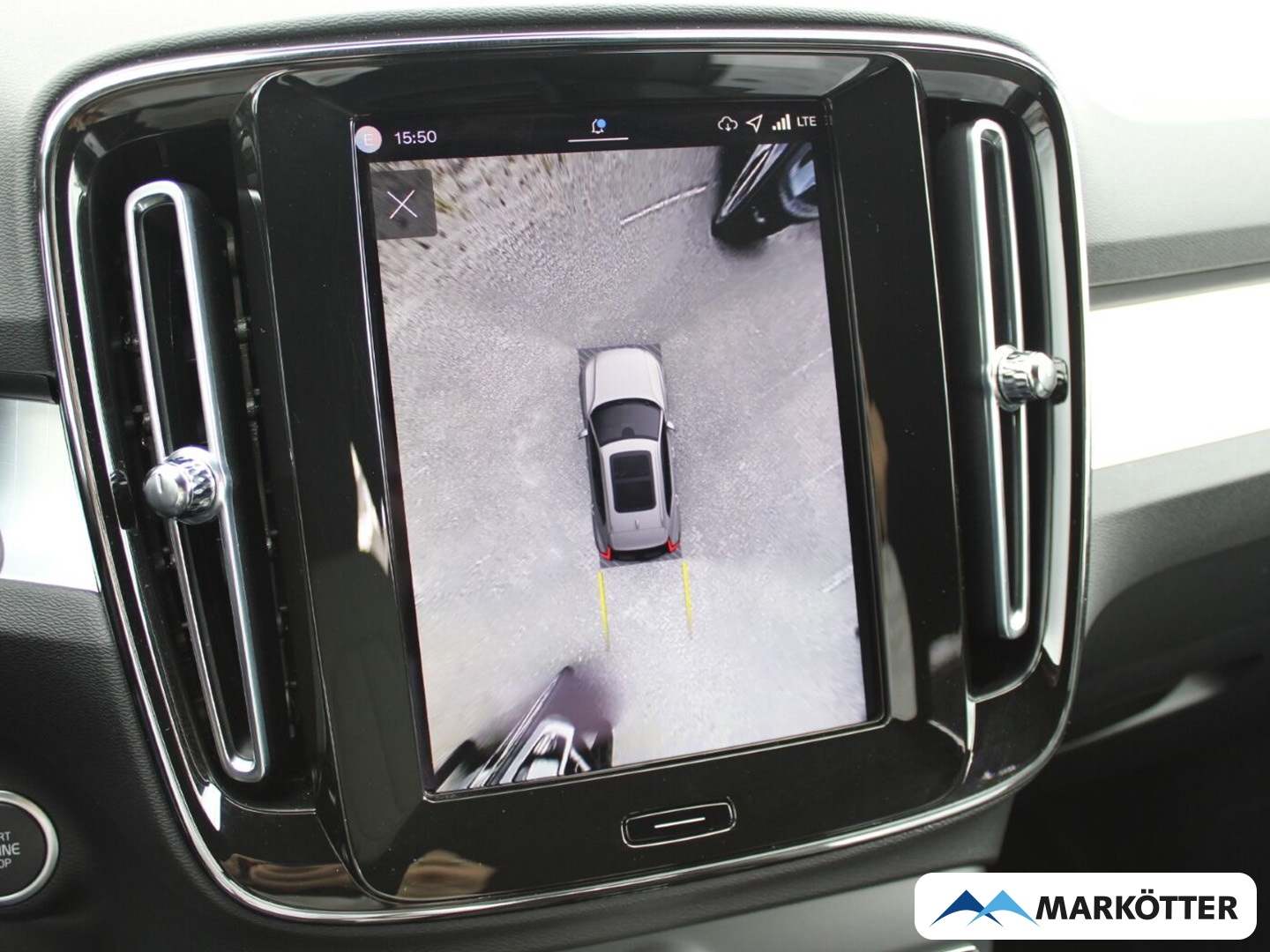 Fahrzeugabbildung Volvo XC40 B4 Plus Dark Pixel-LED/360/H&K/LHZ/FSHZ/19''