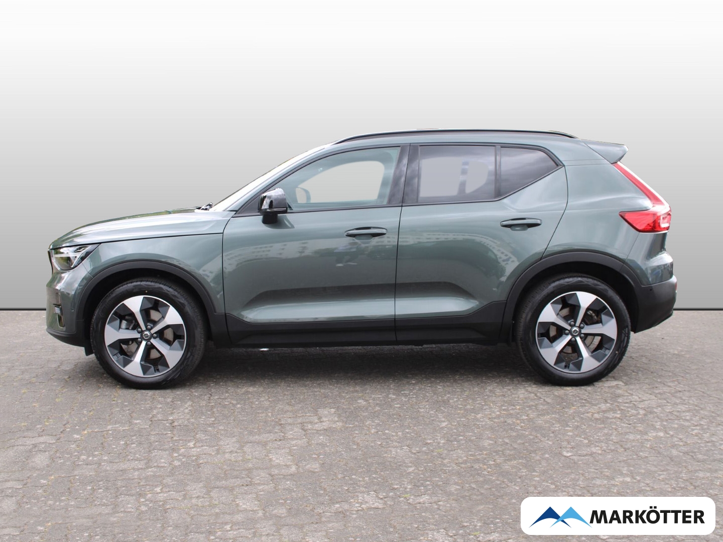 Fahrzeugabbildung Volvo XC40 B4 Plus Dark Pixel-LED/360/H&K/LHZ/FSHZ/19''