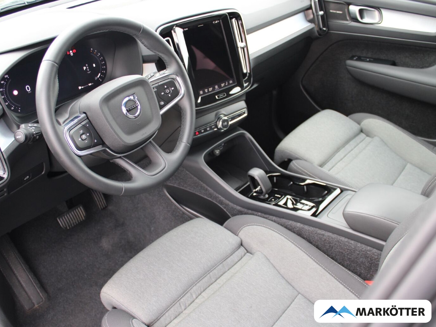 Fahrzeugabbildung Volvo XC40 B4 Plus Dark Pixel-LED/360/H&K/LHZ/FSHZ/19''