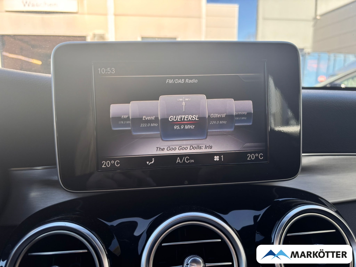 Fahrzeugabbildung Mercedes-Benz C 300 T AMG Line ACC/AHK/BLIS/NAVI/PANO/SHZ