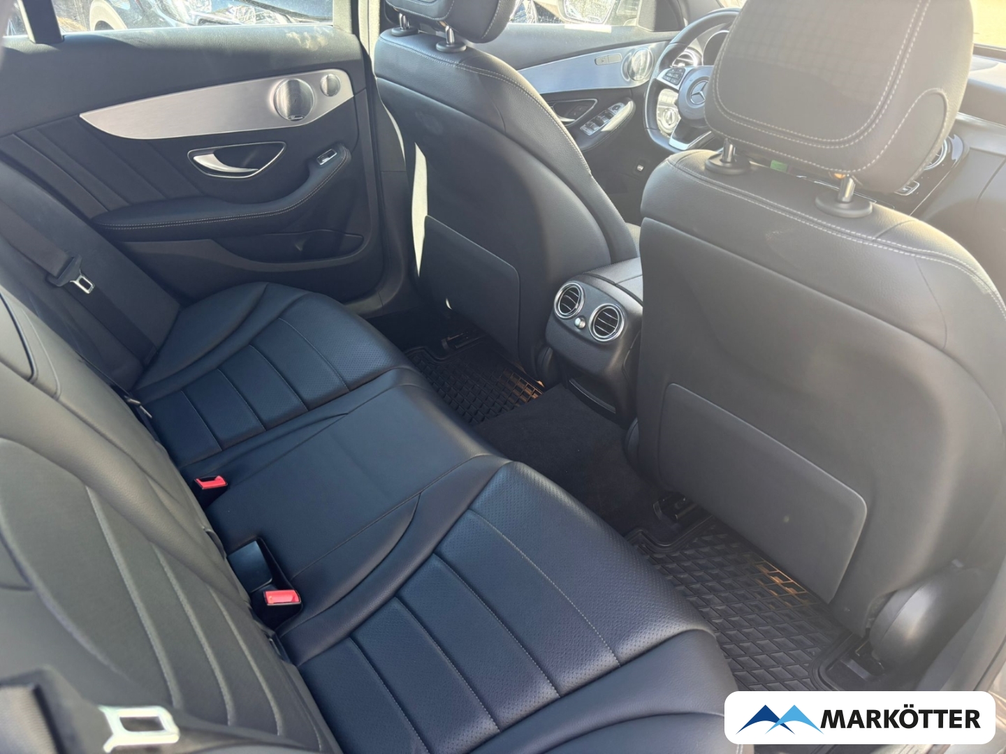Fahrzeugabbildung Mercedes-Benz C 300 T AMG Line ACC/AHK/BLIS/NAVI/PANO/SHZ