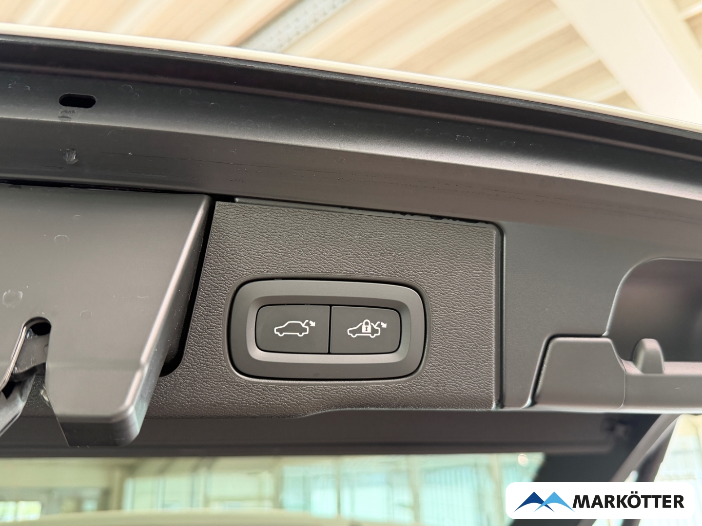 Fahrzeugabbildung Volvo XC60 T6 AWD Recharge Plus Black Edition HUD/360CAM/PANO