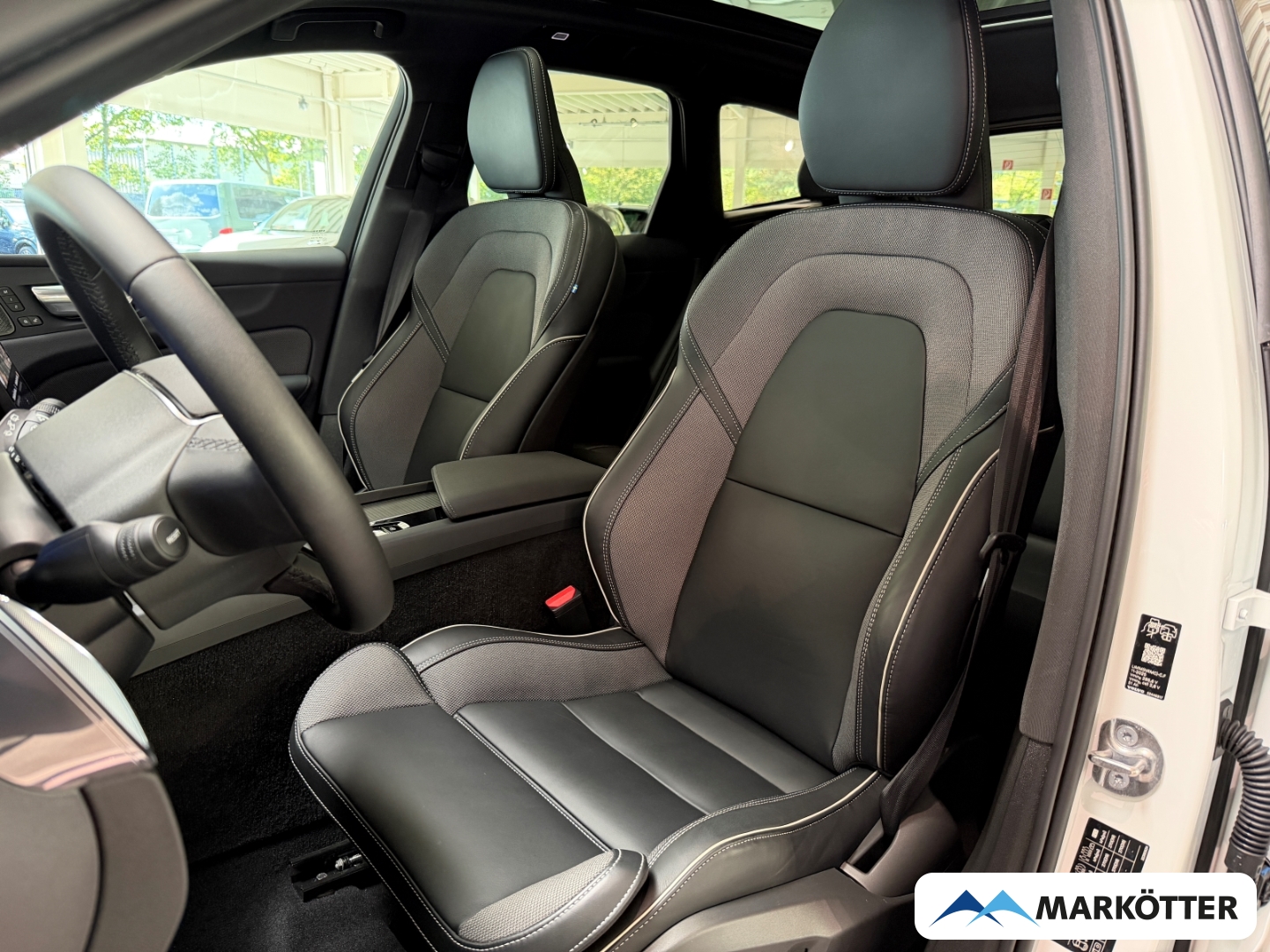 Fahrzeugabbildung Volvo XC60 T6 AWD Recharge Plus Black Edition HUD/360CAM/PANO