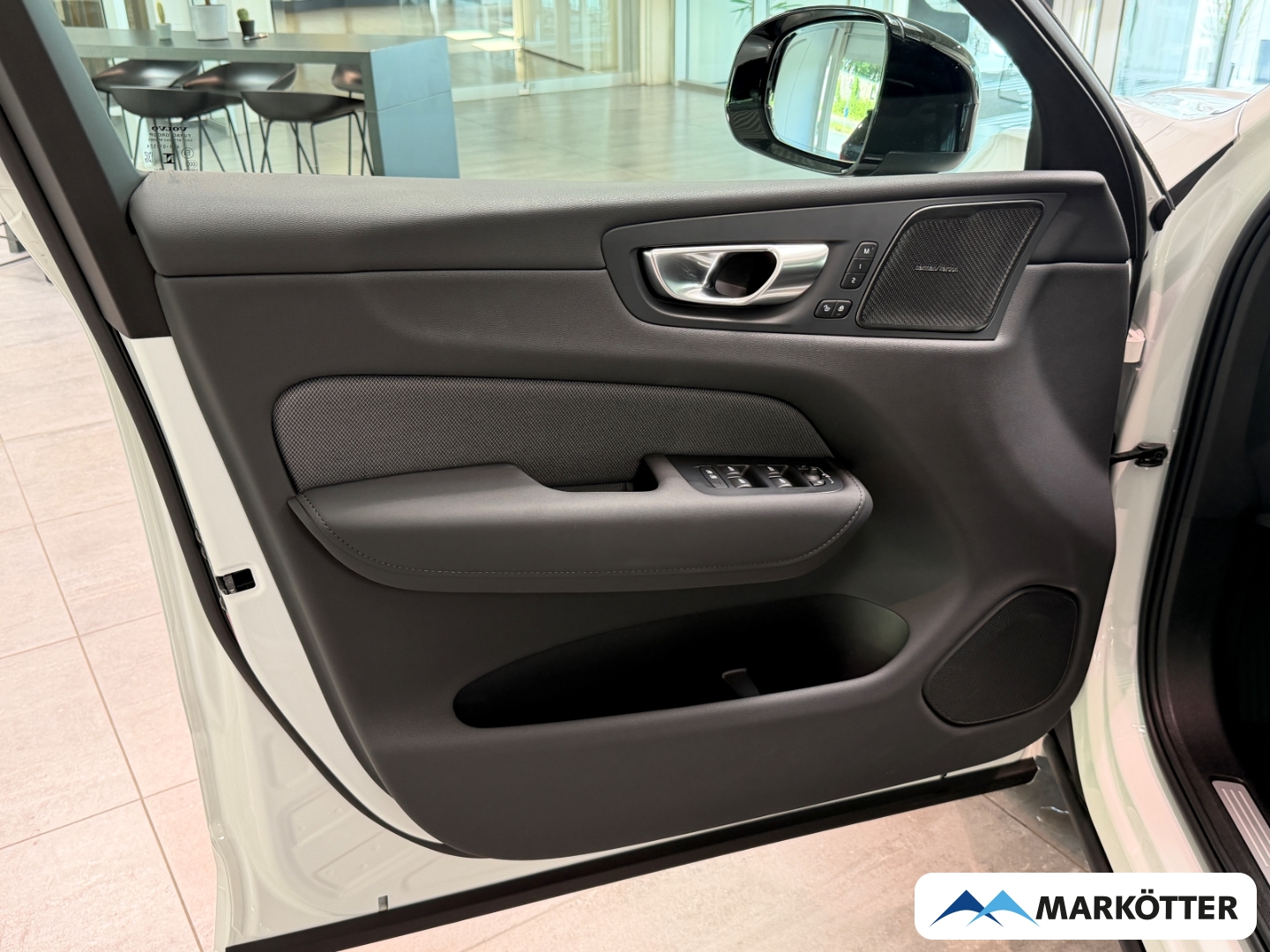 Fahrzeugabbildung Volvo XC60 T6 AWD Recharge Plus Black Edition HUD/360CAM/PANO