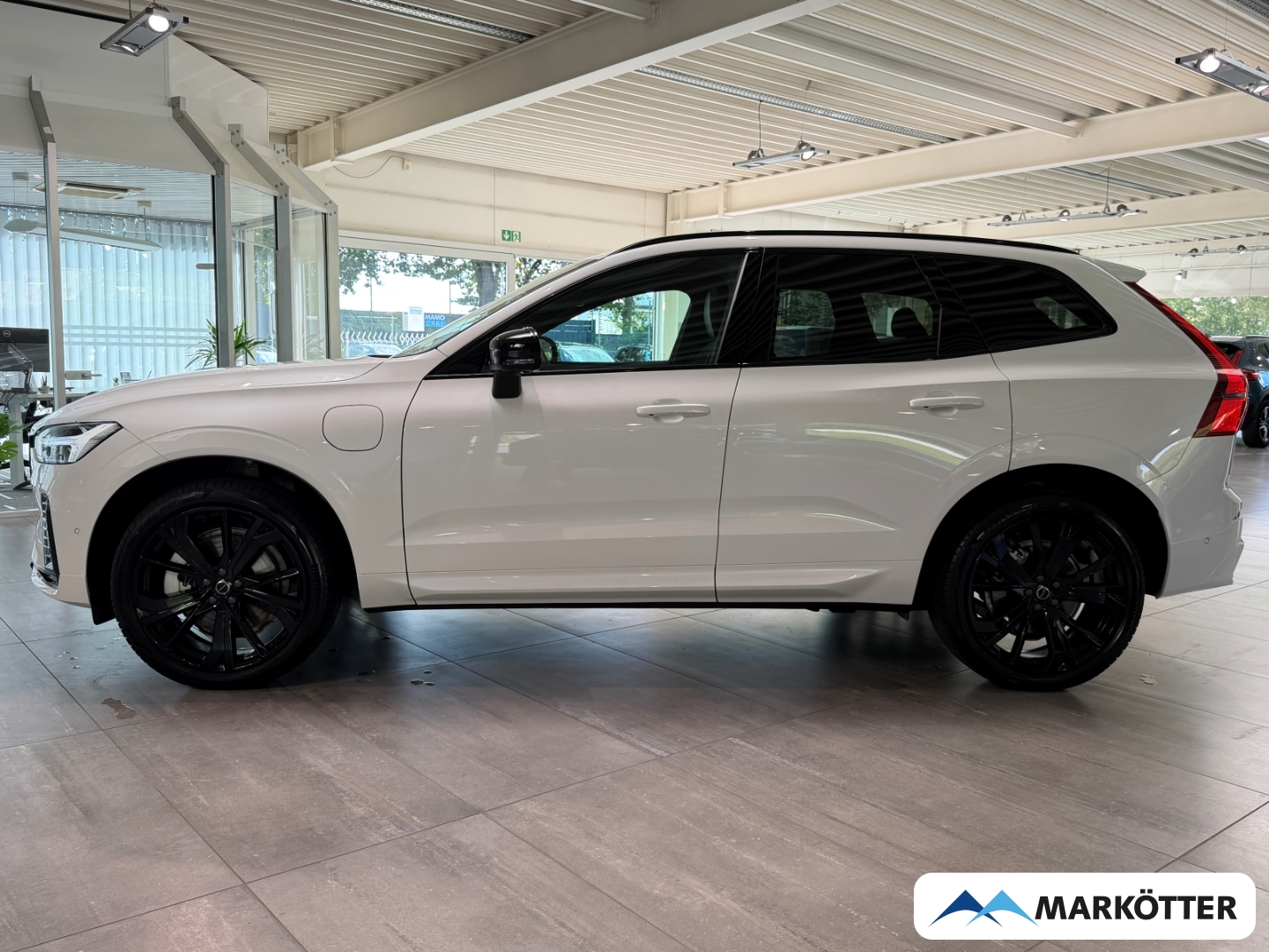 Fahrzeugabbildung Volvo XC60 T6 AWD Recharge Plus Black Edition HUD/360CAM/PANO