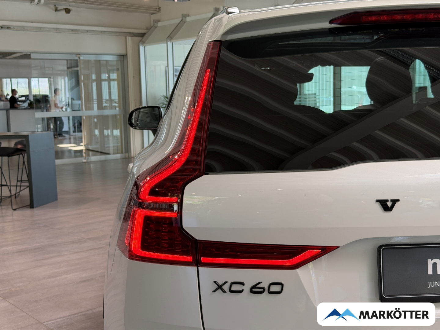 Fahrzeugabbildung Volvo XC60 T6 AWD Recharge Plus Black Edition HUD/360CAM/PANO
