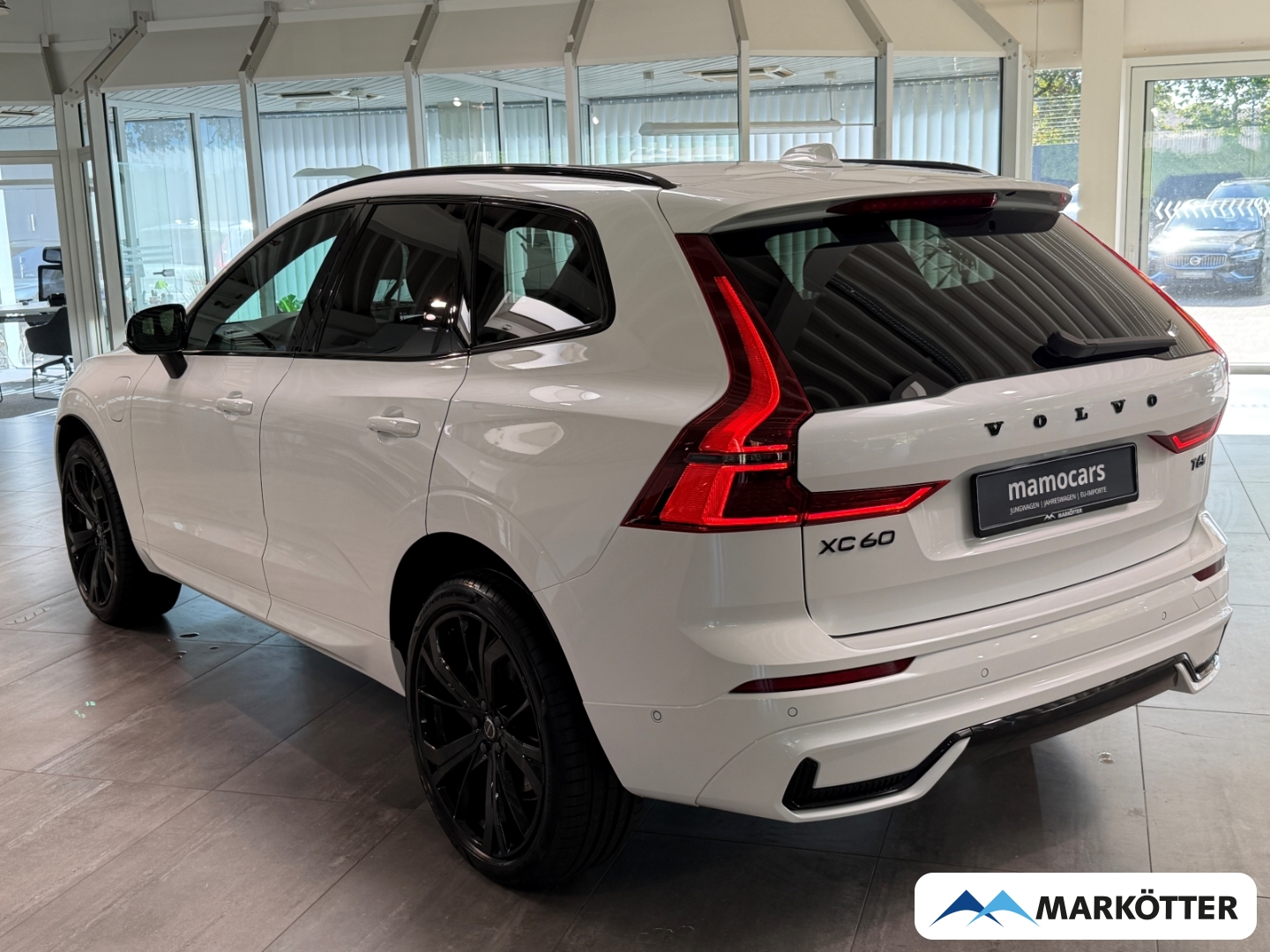 Fahrzeugabbildung Volvo XC60 T6 AWD Recharge Plus Black Edition HUD/360CAM/PANO