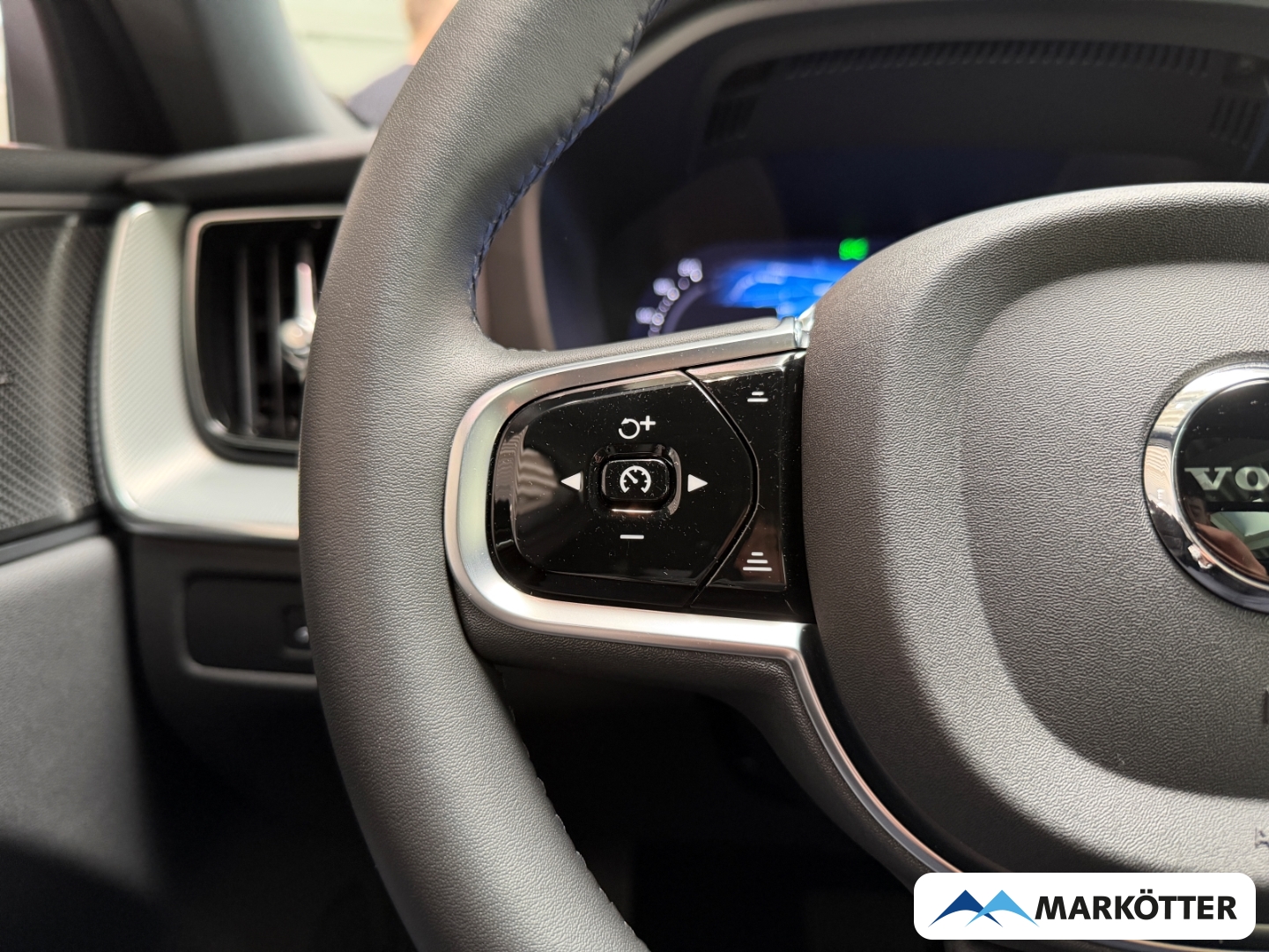 Fahrzeugabbildung Volvo XC60 T6 AWD Recharge Plus Black Edition HUD/360CAM/PANO