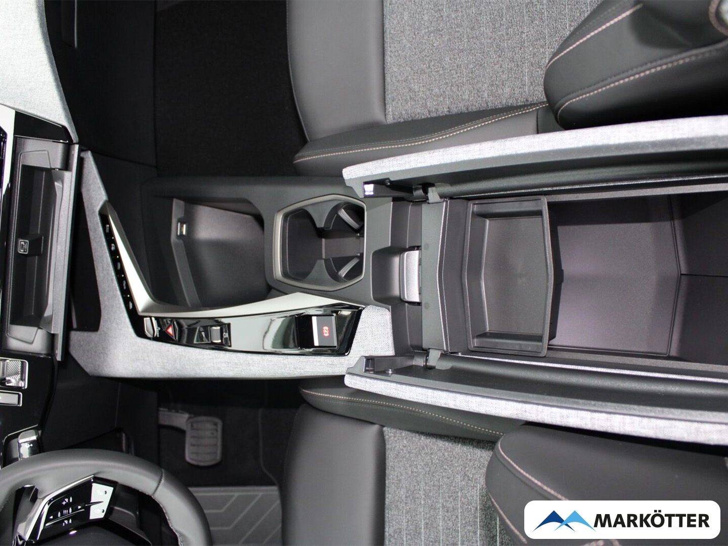 Fahrzeugabbildung Peugeot 3008 Elektromotor 210 Allure, AHK, Allwetterreifen