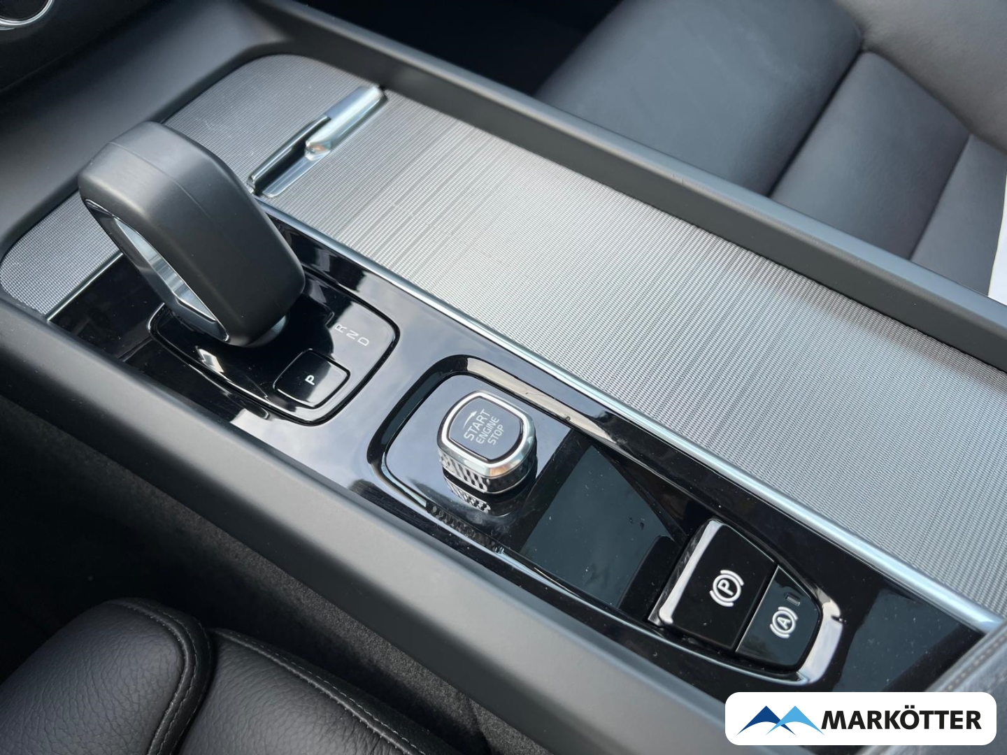 Fahrzeugabbildung Volvo V60 Cross Country Plus AWD/AHK/ACC/BLIS/PANO/SH