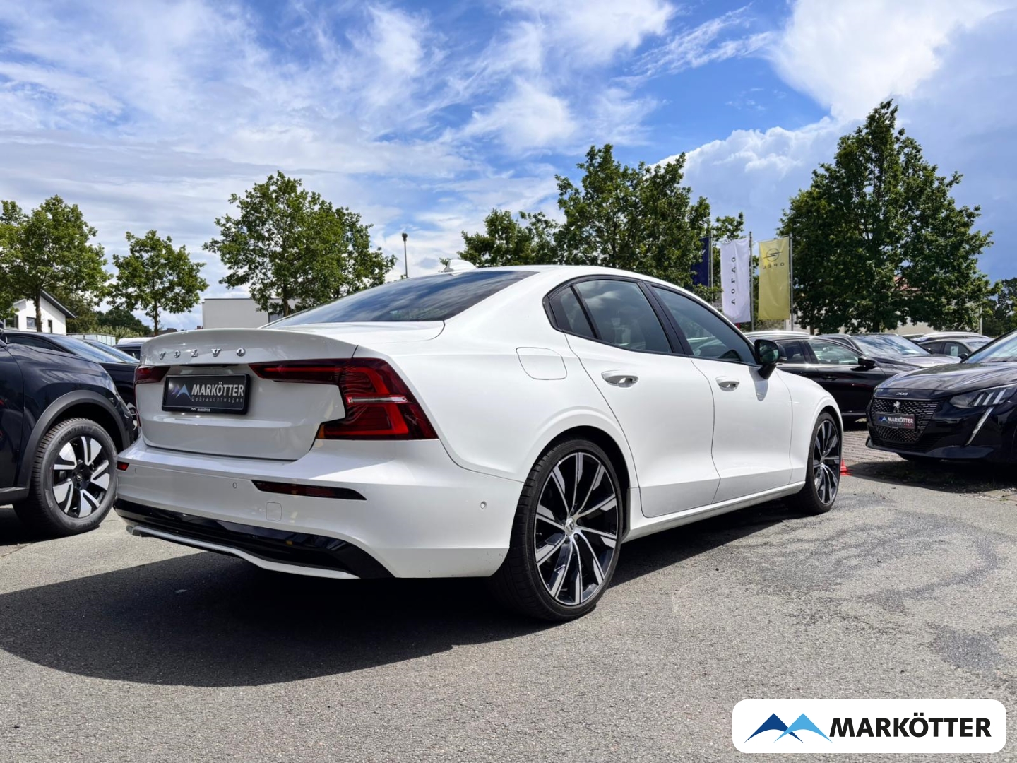 Fahrzeugabbildung Volvo S60 B4 Plus Dark ACC/360°/STHZ/LHZ/H&K/PANO