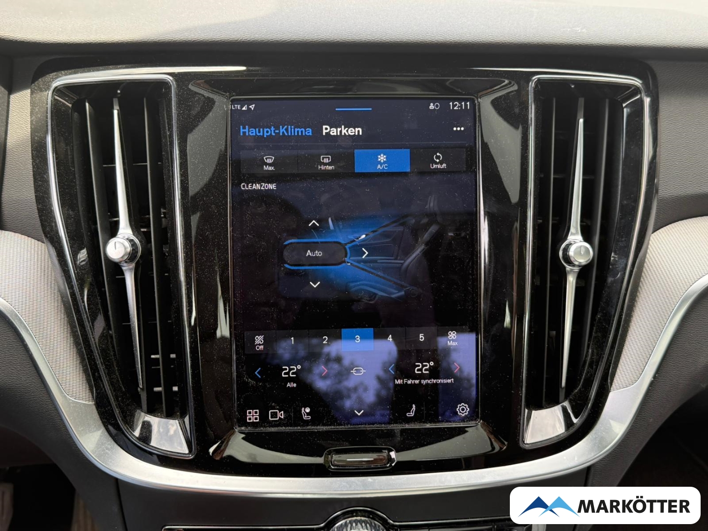 Fahrzeugabbildung Volvo S60 B4 Plus Dark ACC/360°/STHZ/LHZ/H&K/PANO