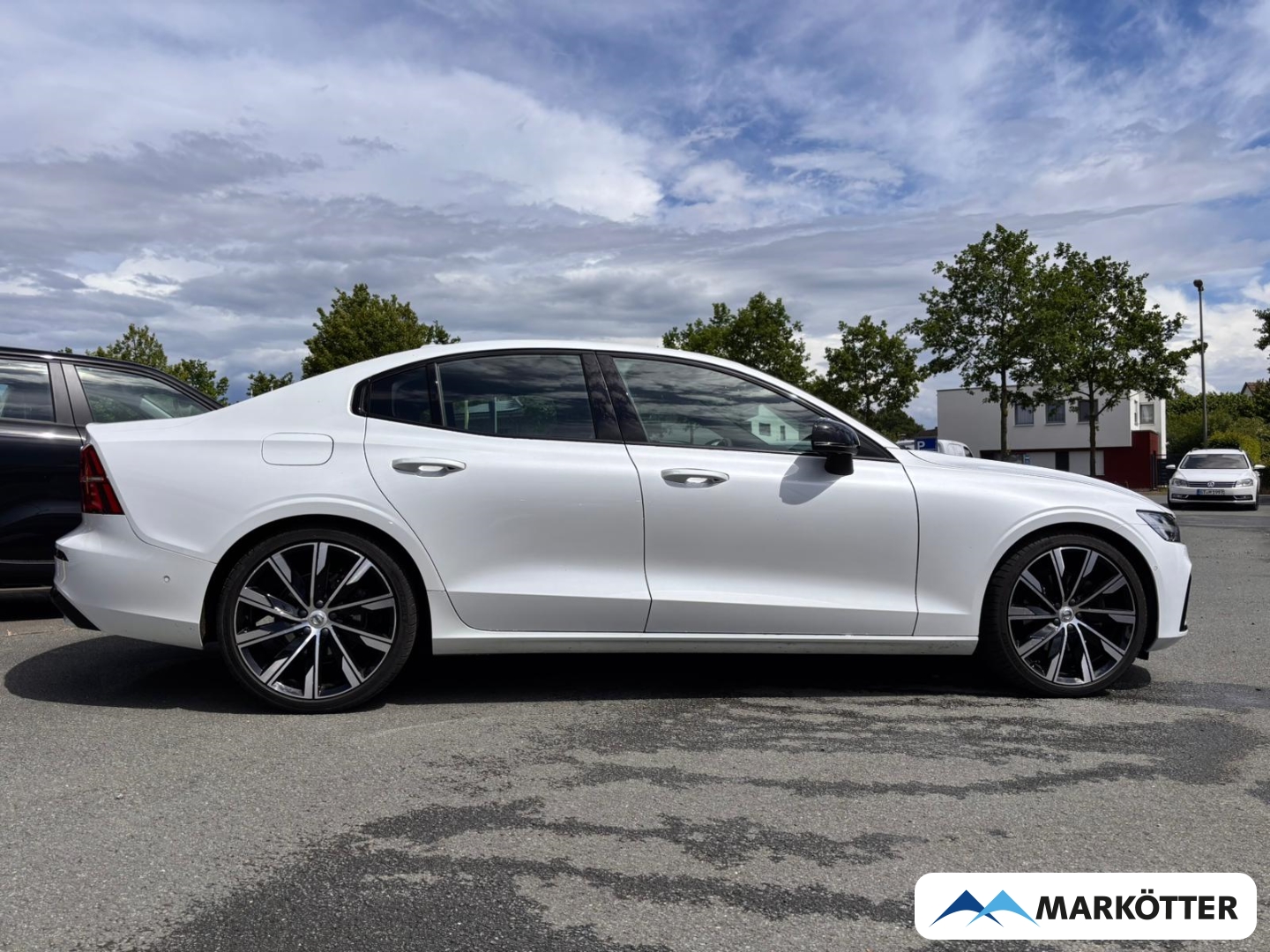 Fahrzeugabbildung Volvo S60 B4 Plus Dark ACC/360°/STHZ/LHZ/H&K/PANO